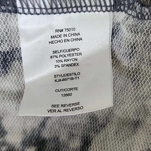 CITY VIBE WOMAN'S HOODED DRESS. - Picture 10 of 11